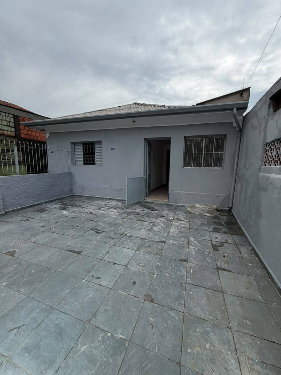 Bosque da Saúde - Casa térrea com 02 dormitórios e 02 vagas - Locação